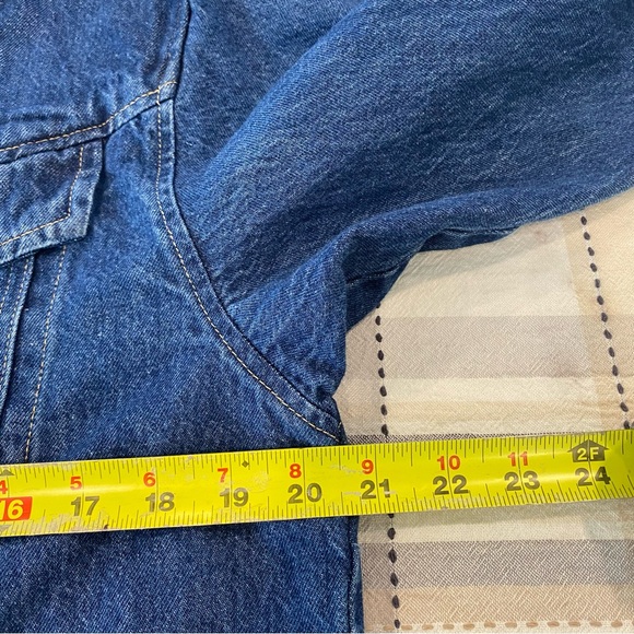 Willow Bend Jean Jacket Denim Jacket with Cabin Scene
Size Medium - Picture 9 of 11